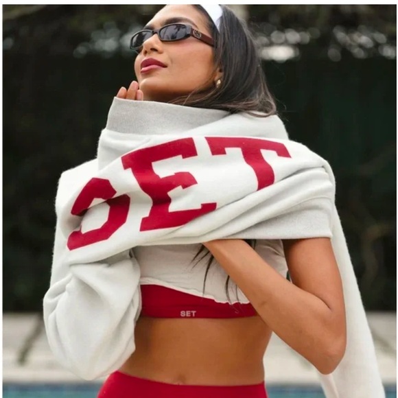 Set Active x Parke Red Christmas Mock Neck Crewneck Sweatshirt - Picture 2 of 3